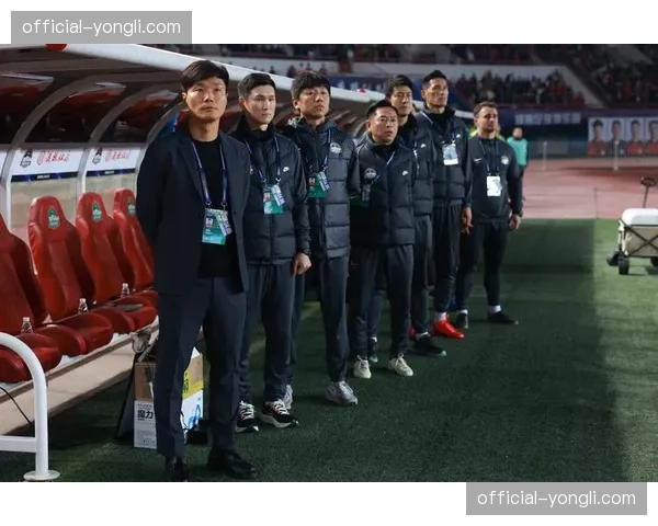 通讯：告别时刻，多位老将完成在各自俱乐部的最后一场主场赛事